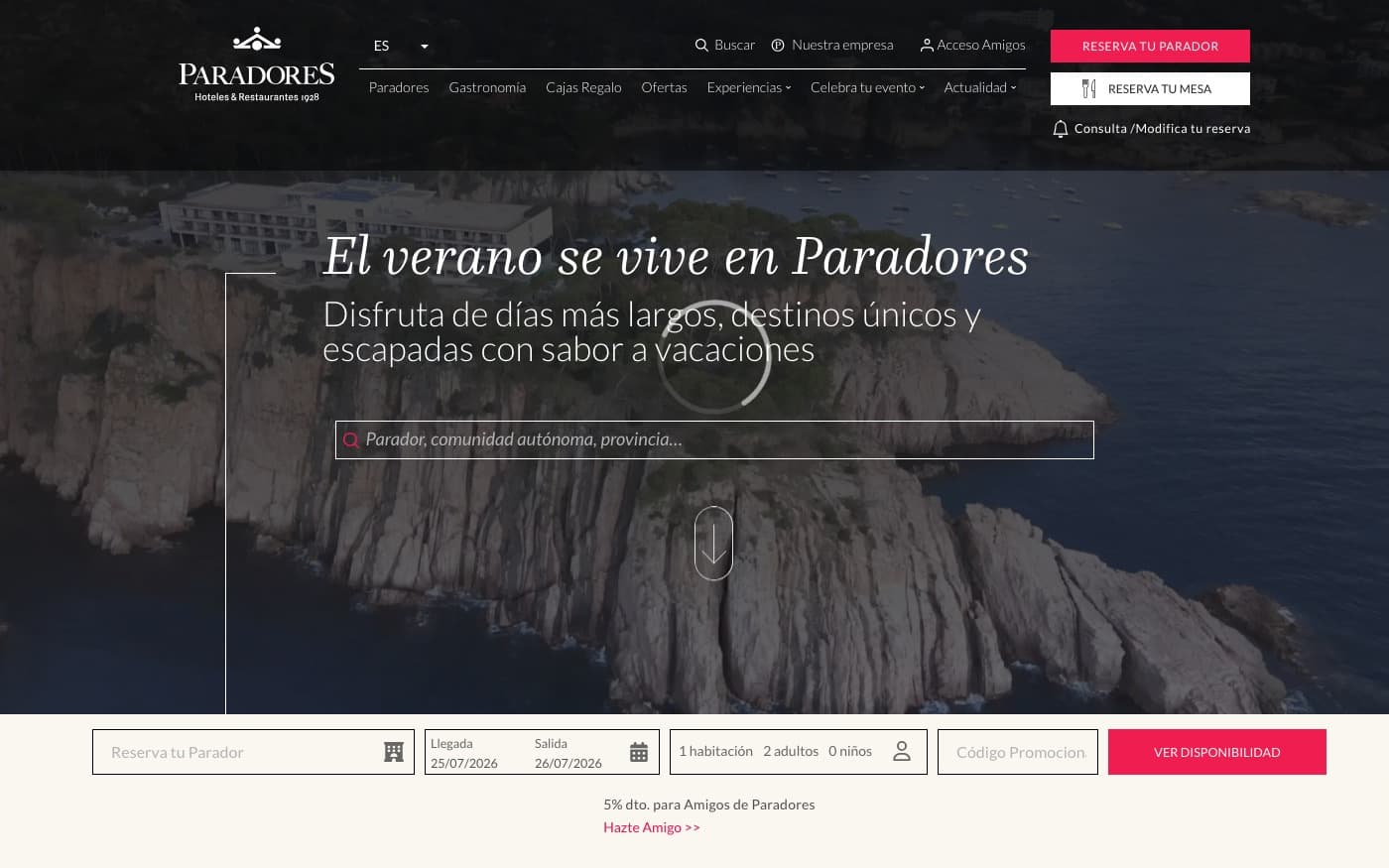 Captura limpia de la home oficial de Paradores, incluida en la guía de escapadas.