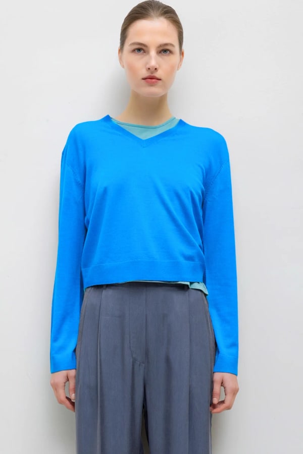 Pre-Order: James Classic V Neck