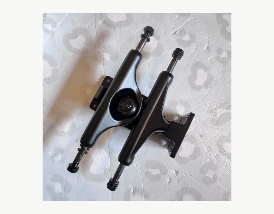 Nomad Black 5.0" Skateboard Trucks